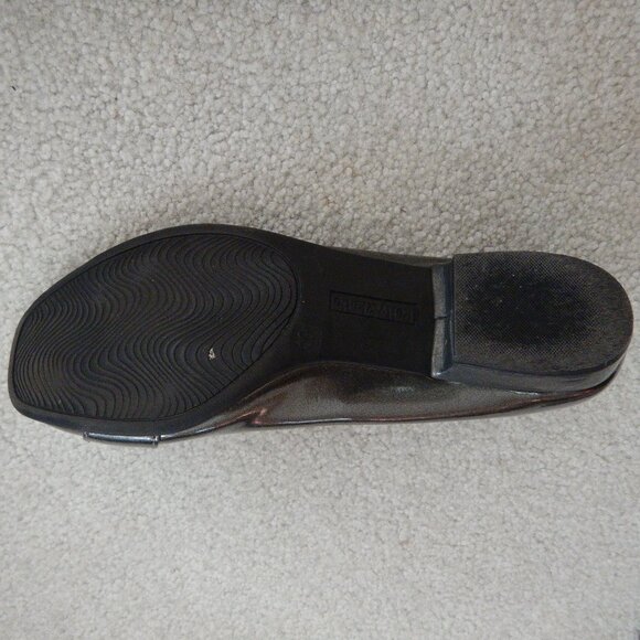 Kelly & Katie Flats - Picture 2 of 3